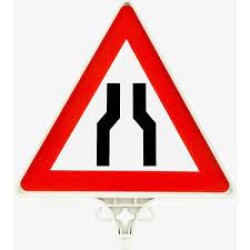 Her İki̇ Taraftan Daralan Yol Uyari 