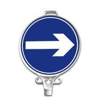 Sağa Mecburi̇ Yön Uyari Levhasi Çi̇ft Yön 